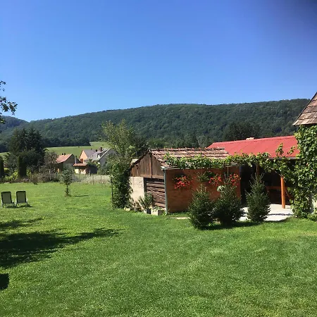 Liliom Vendégház *
