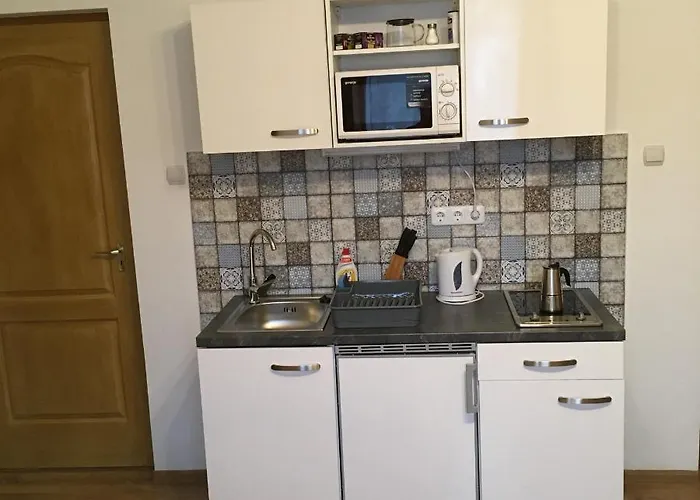 Liliom Vendeghaz Bakonybel