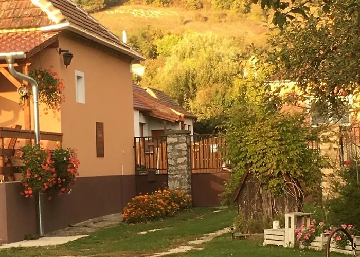 Liliom Vendeghaz * Bakonybél